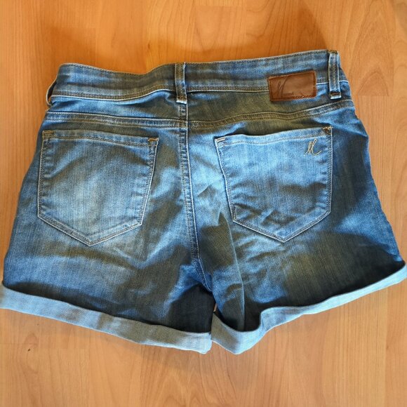 cuffed denim shorts distressed - Picture 2 of 5